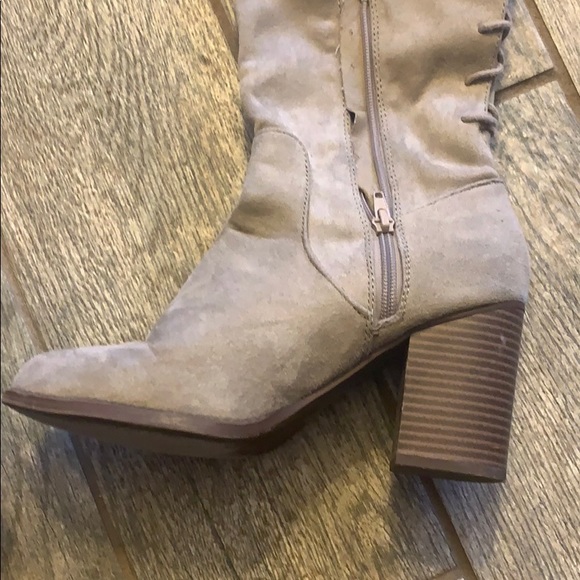 Boots - Picture 3 of 6